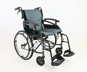 Gravity-Lite Self-Propelled Wheelchair